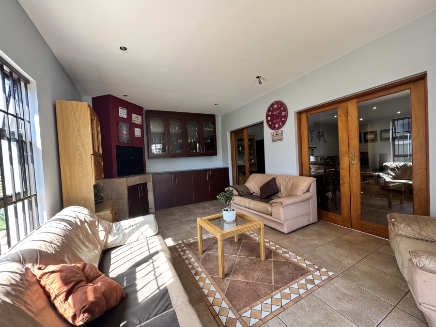 To Let 3 Bedroom Property for Rent in La Hoff North West